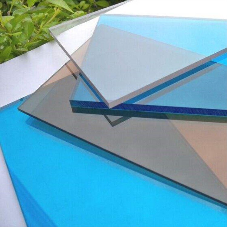 អាងហែលទឹក polycarbonate គ្របដណ្តប់សន្លឹក polycarbonate រឹង សន្លឹកដំបូលប្លាស្ទិចច្បាស់លាស់